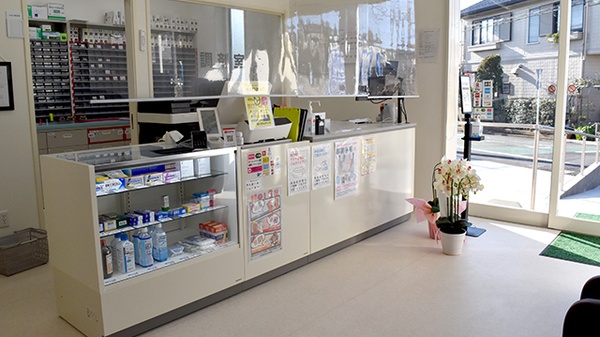 くすりのダイイチ薬局　東伏見稲荷店の受付/カウンター
