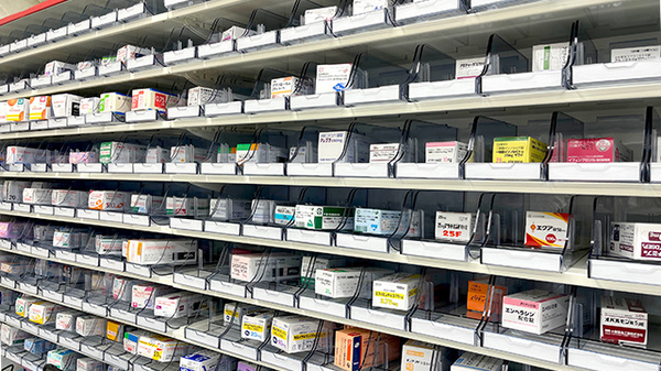 コスモス調剤薬局　舞多聞店の薬棚