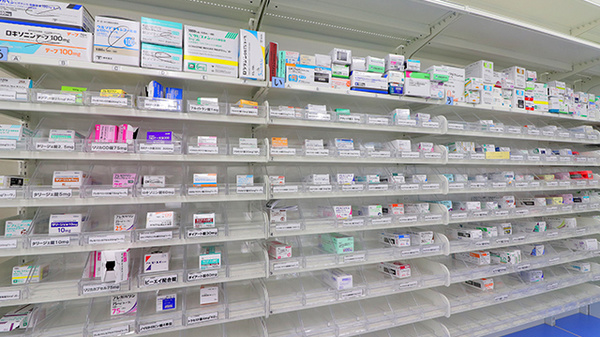 スギ薬局 つくば二の宮店の薬棚