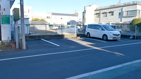 エンゼル薬局の駐車場