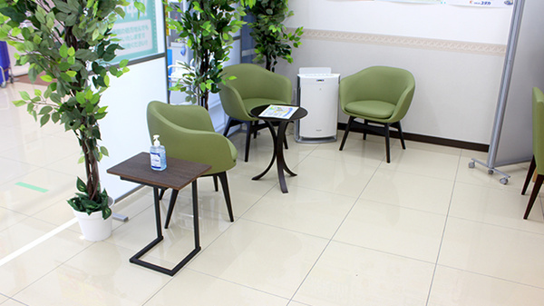 ユタカ薬局長浜宮司の待合スペース