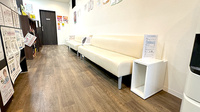 コスモス調剤薬局 つつじが丘店の待合スペース