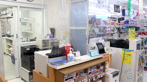 アカカベ薬局　忍ケ丘店の受付/カウンター