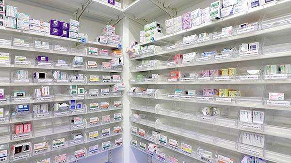 スギ薬局 蘇我鵜の森店の薬棚