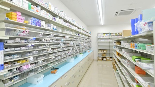 スギ薬局 舞鶴病院前店の調剤室