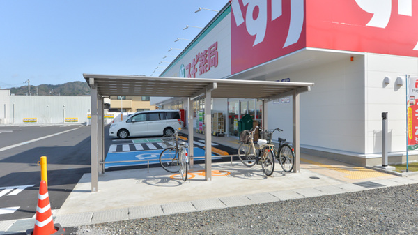 スギ薬局 舞鶴病院前店の駐輪場
