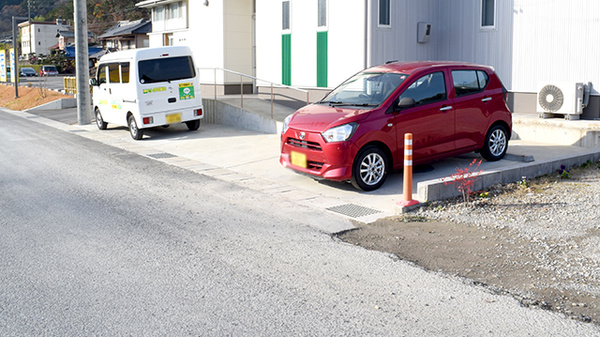 たんぽぽ薬局　あじき店の駐車場
