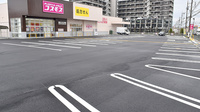 コスモス調剤薬局　伊奈平店の駐車場
