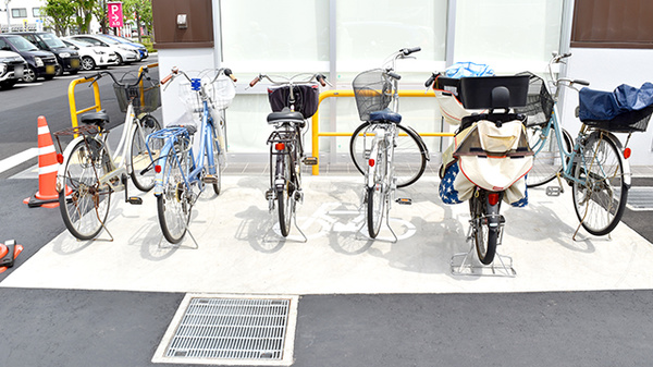 コスモス調剤薬局　秋川店の駐輪場