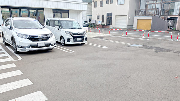 ノルデン薬局 宮の森店の駐車場