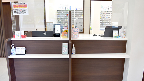 オリーブ薬局 柏の葉キャンパス店の受付/カウンター