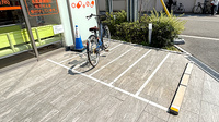 はなぞの薬局の駐輪場