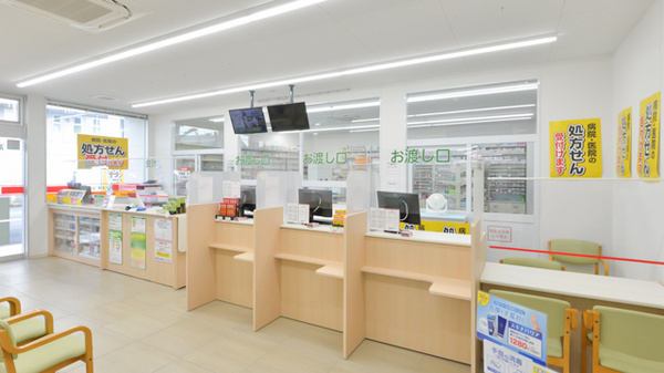 スギ薬局　高槻真上店の受付/カウンター