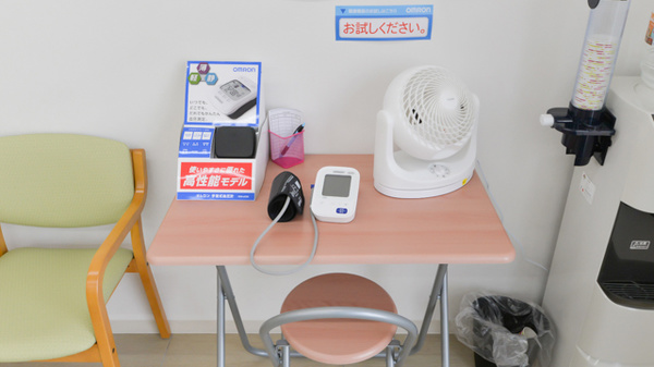 スギ薬局　高槻真上店の血圧計