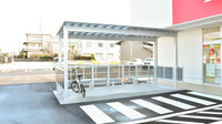 スギ薬局　魚津本江店の駐輪場