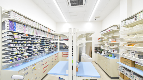 スギ薬局　金石店の調剤室