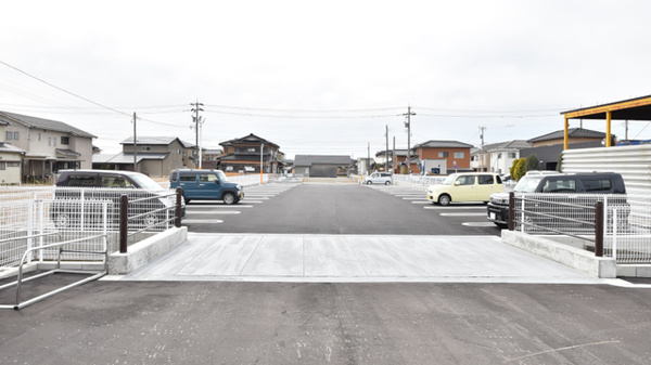 スギ薬局　金石店の駐車場