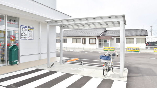 スギ薬局　金石店の駐輪場