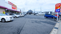 調剤薬局ツルハドラッグ豊田前山店の駐車場