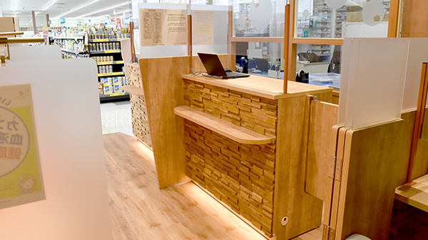 調剤薬局ツルハドラッグ新潟亀田店の受付/カウンター