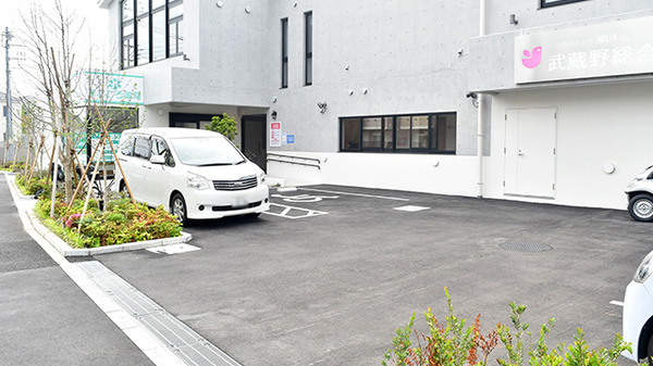まごころ薬局　いずみ店の駐車場
