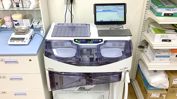 ヤックスドラッグ上総湊薬局の調剤器具