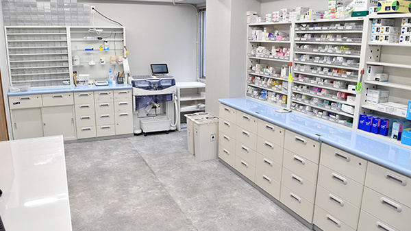 かえで薬局 八広店の調剤室