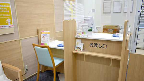 ココカラファイン薬局福岡白金店の受付/カウンター