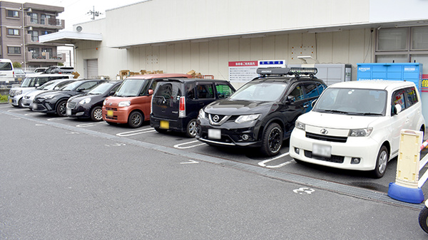 ココカラファイン薬局上鶴間本町店の駐車場