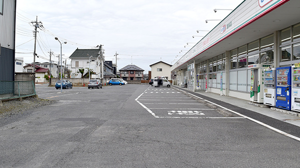 ドラッグセイムス館林薬局の駐車場