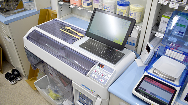ドラッグセイムス小平東薬局の調剤器具