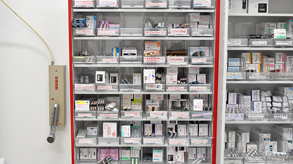サンメディカル　さわら玉造薬局の薬棚