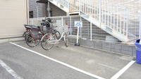 にじいろすみれ薬局の駐輪場