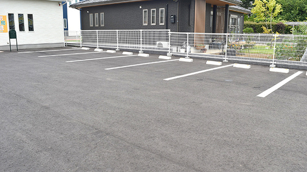 まりん薬局の駐車場