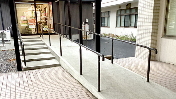 エール薬局　さんぽく店のバリアフリー設備