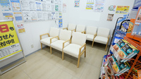 調剤薬局ツルハドラッグ東郷店の待合スペース