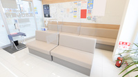 ウォンツJA広島総合病院前薬局の待合スペース