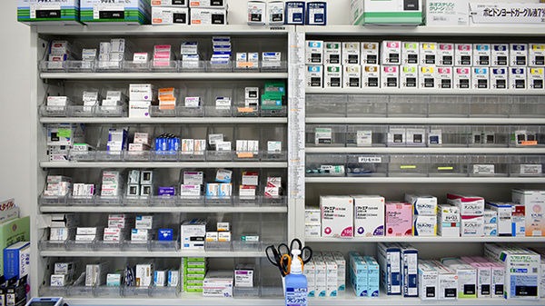 アイテル薬局下松北斗店の薬棚