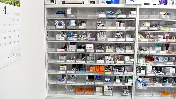 グリーンファーマシーの薬棚