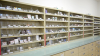 サン薬局　御所北店の薬棚