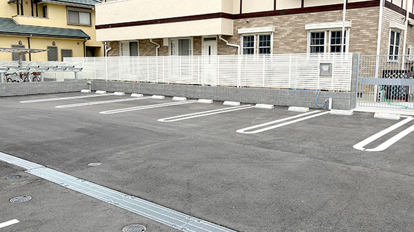 フタツカ薬局瓦林店の駐車場