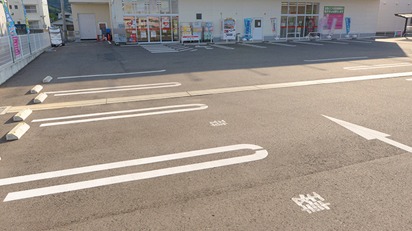 レデイ薬局　庄町店の駐車場