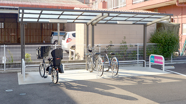 レデイ薬局　庄町店の駐輪場