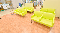 薬ヒグチ薬局 流山おおたかの森店の待合スペース