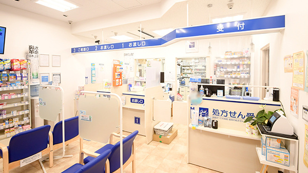 クオール薬局 ブランチ調布店の受付/カウンター