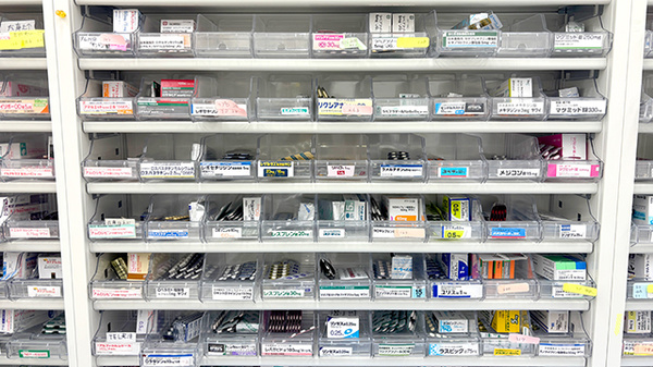 ひまりファーマシー小田栄店の薬棚