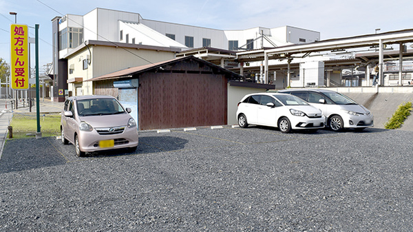 かえる薬局篠原駅前店の駐車場