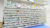 調剤薬局ツルハドラッグ高知西店の薬棚