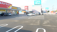 調剤薬局ツルハドラッグ高知西店の駐車場
