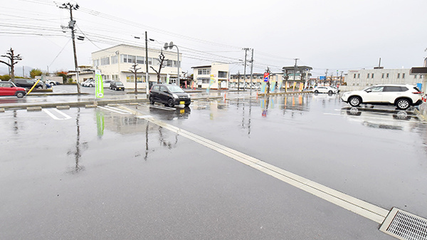 調剤薬局ツルハドラッグ山形南原店の駐車場